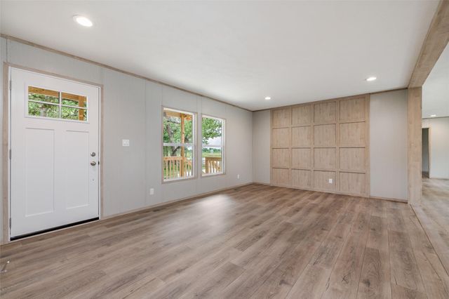 3306 Fm 1697, Ledbetter, TX 78946