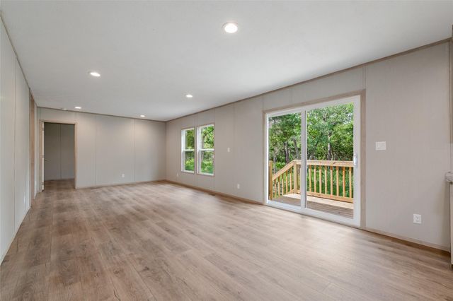 3306 Fm 1697, Ledbetter, TX 78946