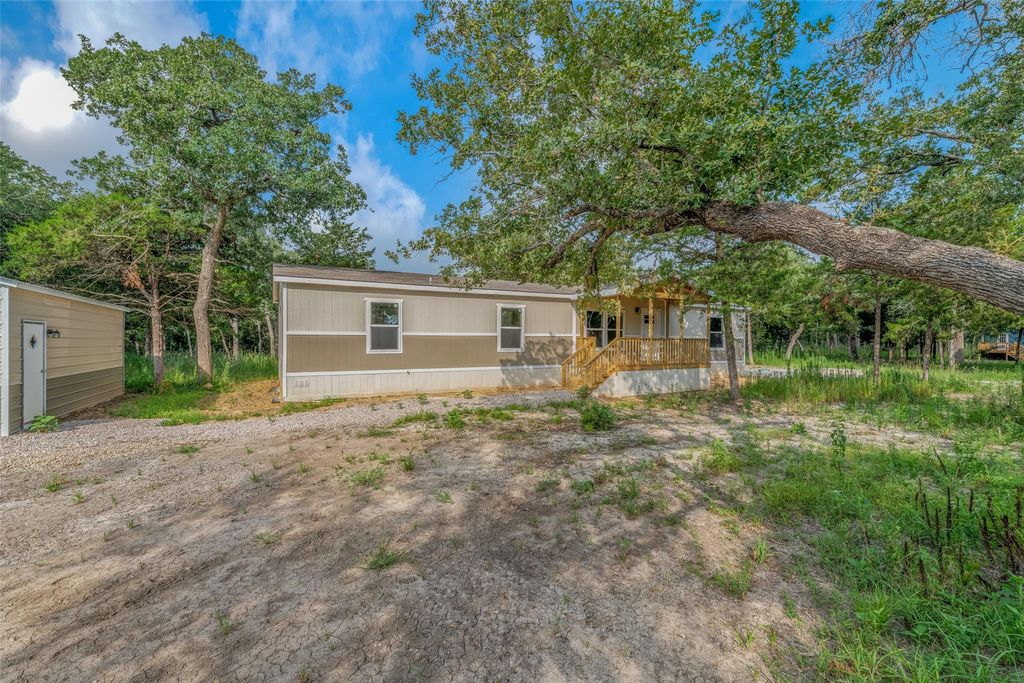 3306 Fm 1697, Ledbetter, TX 78946