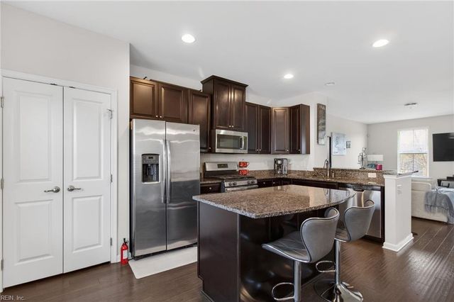 362 Spring Hill PL, Smithfield, VA 23430