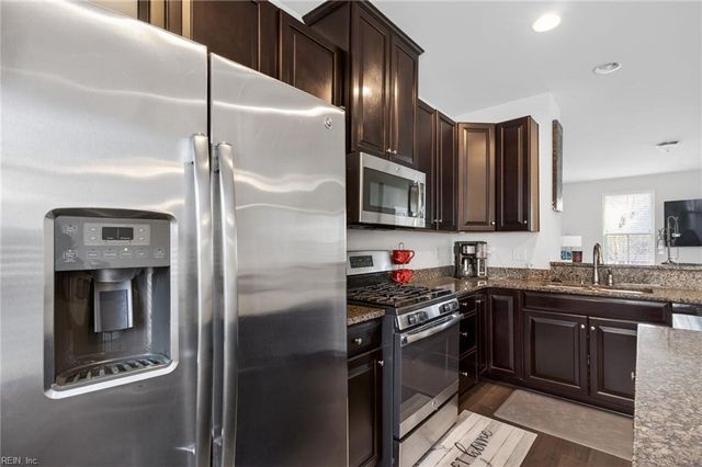 362 Spring Hill PL, Smithfield, VA 23430