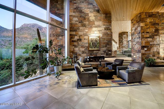 7474 N Catalina Ridge Drive, Tucson, AZ 85718