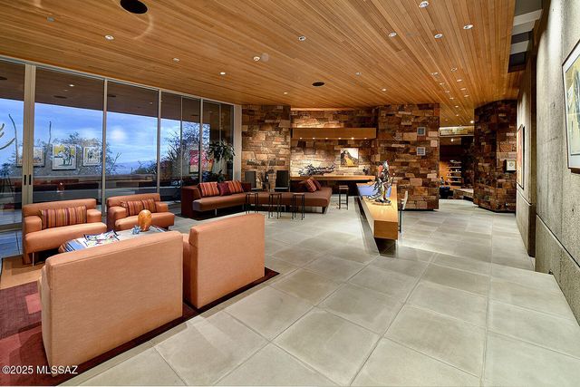 7474 N Catalina Ridge Drive, Tucson, AZ 85718