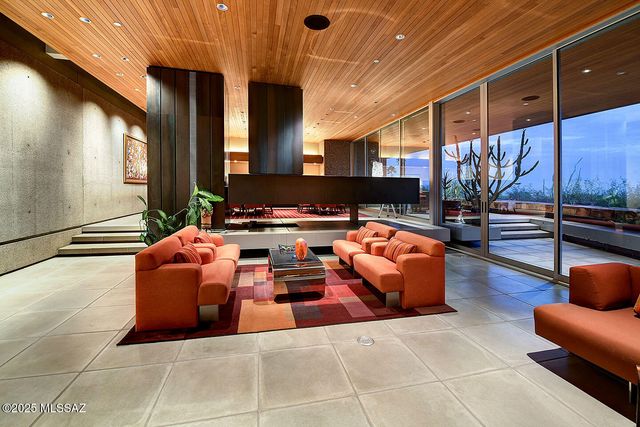 7474 N Catalina Ridge Drive, Tucson, AZ 85718