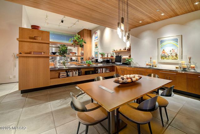 7474 N Catalina Ridge Drive, Tucson, AZ 85718