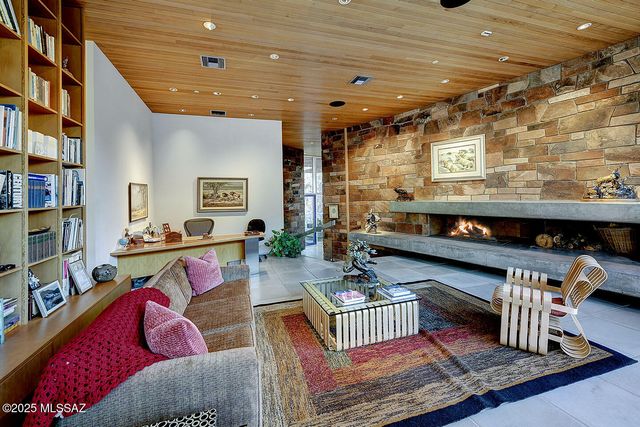 7474 N Catalina Ridge Drive, Tucson, AZ 85718