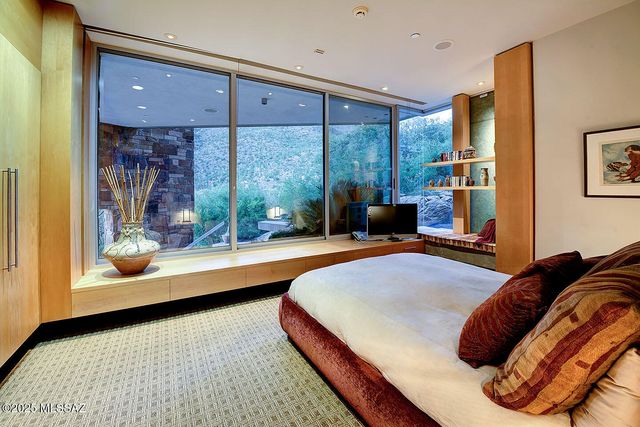 7474 N Catalina Ridge Drive, Tucson, AZ 85718