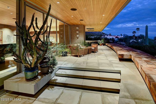 7474 N Catalina Ridge Drive, Tucson, AZ 85718