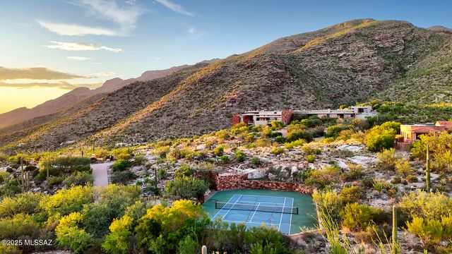 7474 N Catalina Ridge Drive, Tucson, AZ 85718