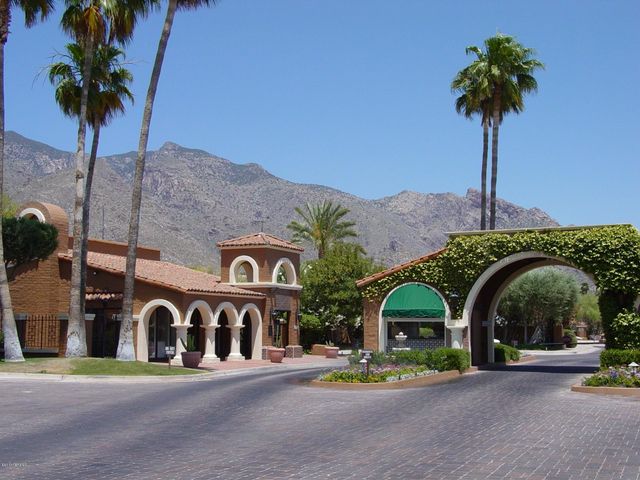 7474 N Catalina Ridge Drive, Tucson, AZ 85718