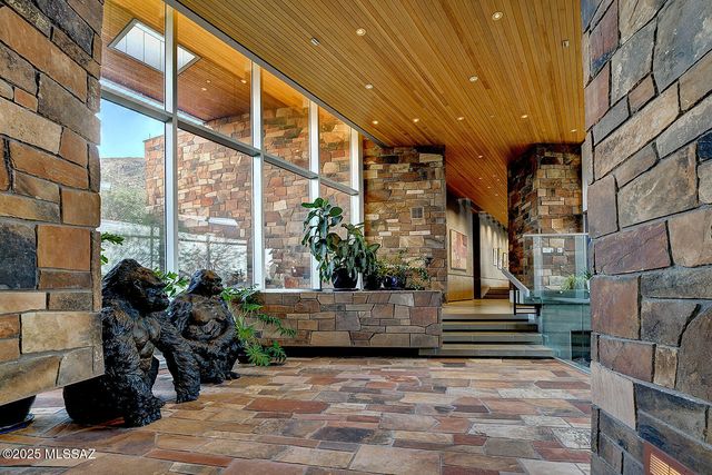 7474 N Catalina Ridge Drive, Tucson, AZ 85718