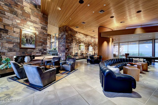 7474 N Catalina Ridge Drive, Tucson, AZ 85718