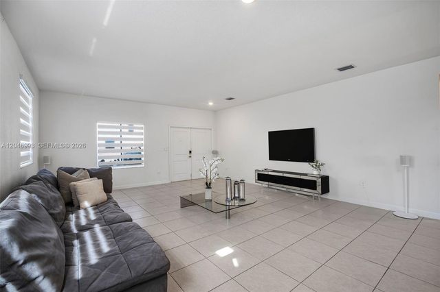 21189 SW 127th Ct, Miami, FL 33177