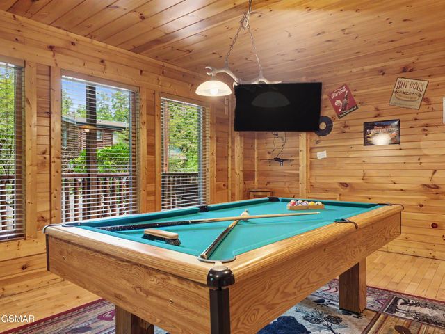 755 Glory Ridge Way, Gatlinburg, TN 37738