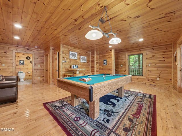 755 Glory Ridge Way, Gatlinburg, TN 37738