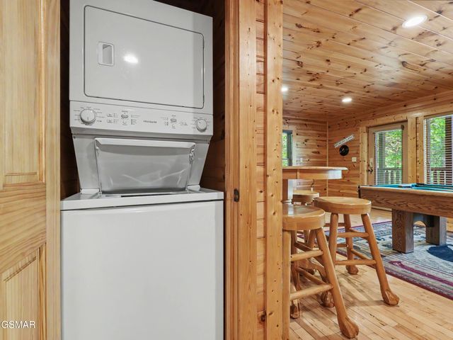 755 Glory Ridge Way, Gatlinburg, TN 37738