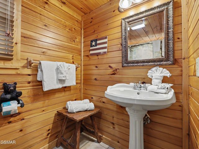 755 Glory Ridge Way, Gatlinburg, TN 37738