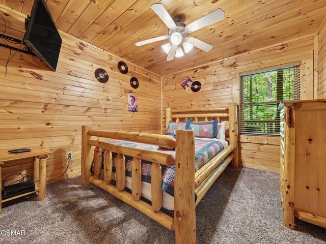 755 Glory Ridge Way, Gatlinburg, TN 37738