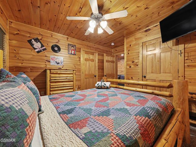 755 Glory Ridge Way, Gatlinburg, TN 37738