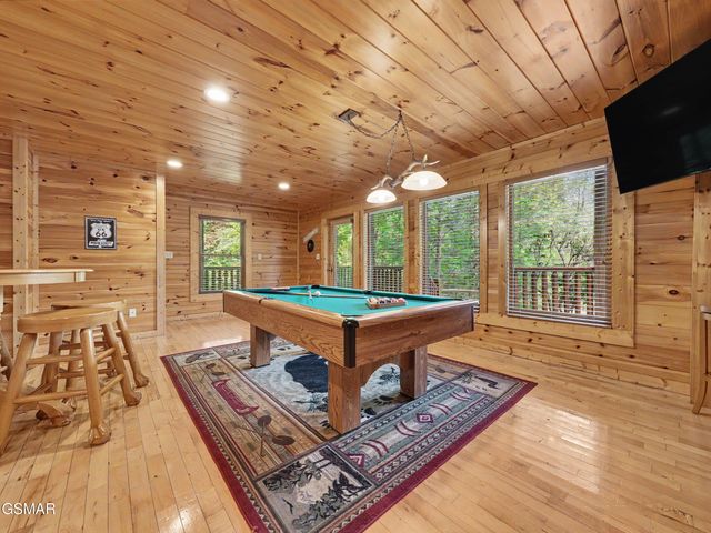755 Glory Ridge Way, Gatlinburg, TN 37738