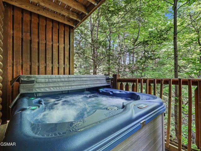 755 Glory Ridge Way, Gatlinburg, TN 37738