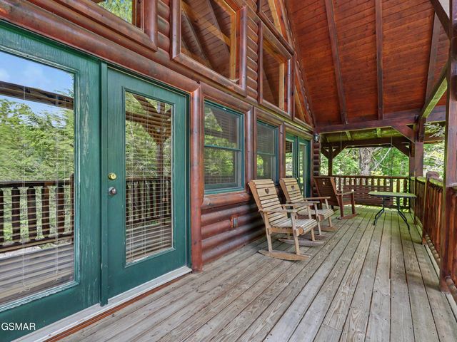 755 Glory Ridge Way, Gatlinburg, TN 37738