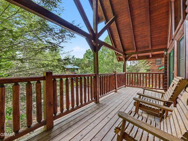 755 Glory Ridge Way, Gatlinburg, TN 37738
