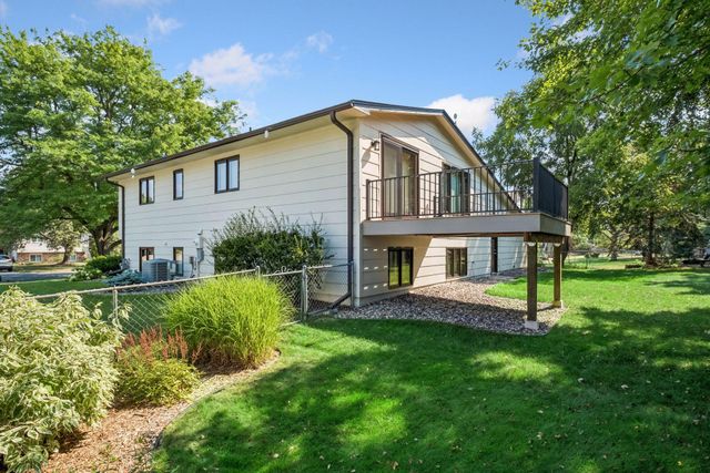 10342 Rhode Island Circle, Bloomington, MN 55438