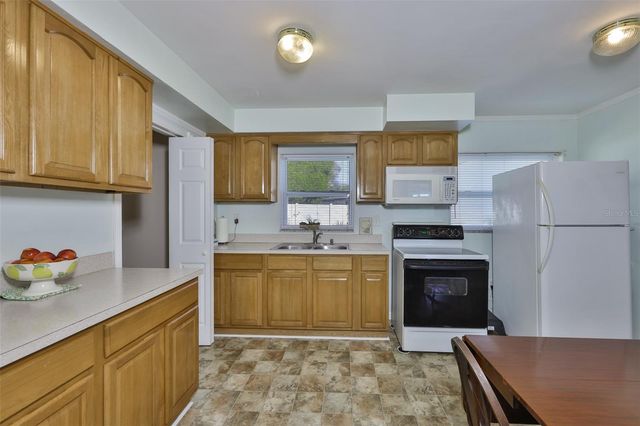 5105 SAINT CHARLES PLACE, Tampa, FL 33610