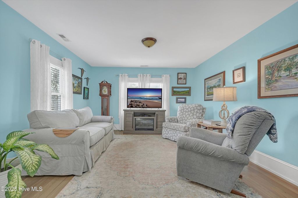 Image 33 of property listing at 211 N Howe Street, Saint James, NC 28461