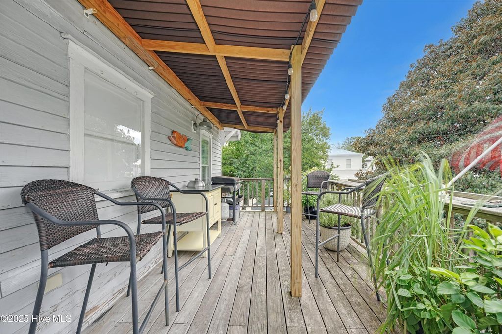 Image 38 of property listing at 211 N Howe Street, Saint James, NC 28461