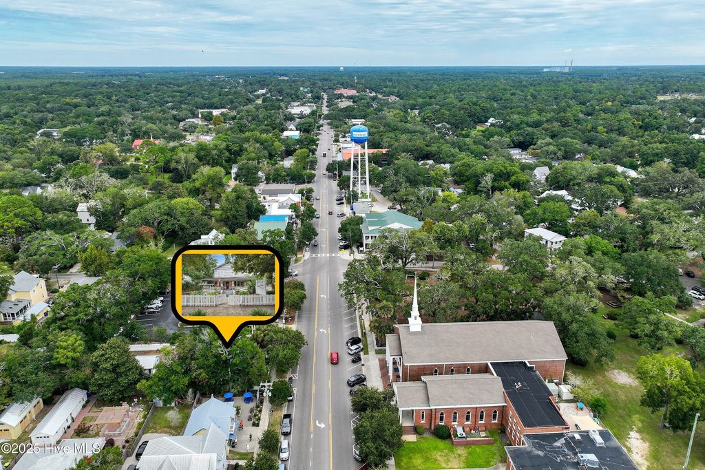 Image 4 of property listing at 211 N Howe Street, Saint James, NC 28461