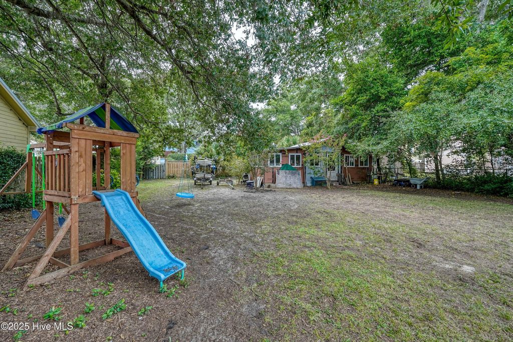 Image 42 of property listing at 211 N Howe Street, Saint James, NC 28461