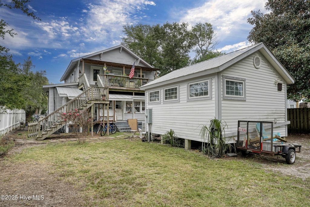 Image 45 of property listing at 211 N Howe Street, Saint James, NC 28461