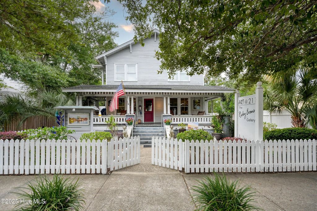 Image 5 of property listing at 211 N Howe Street, Saint James, NC 28461