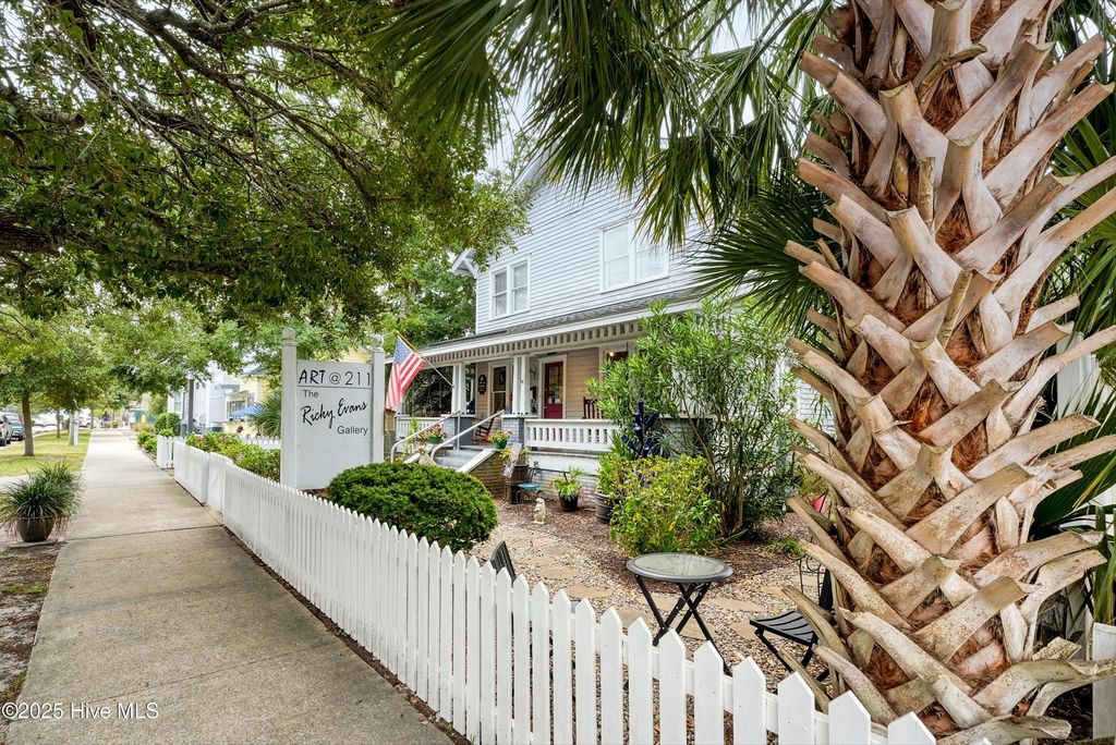 Image 6 of property listing at 211 N Howe Street, Saint James, NC 28461