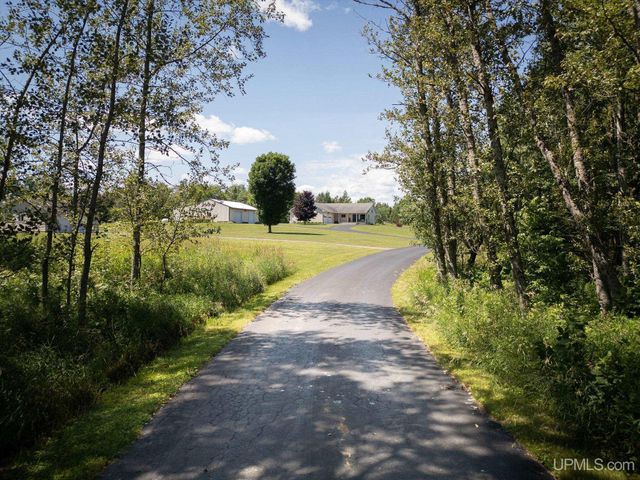 N4579 M67 Highway, Chatham, MI 49816