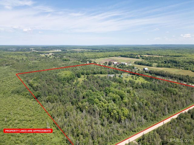 N4579 M67 Highway, Chatham, MI 49816
