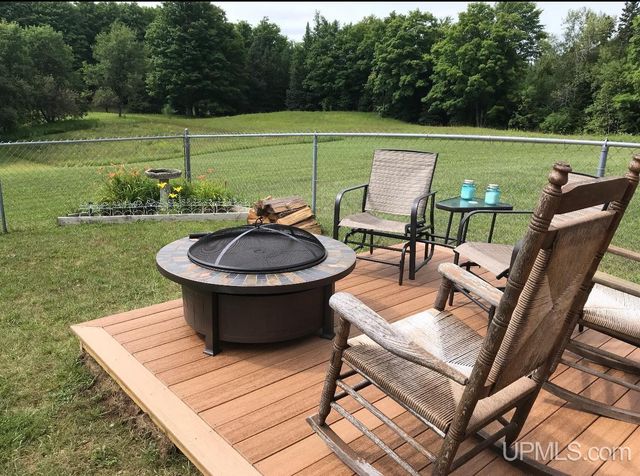 N4579 M67 Highway, Chatham, MI 49816