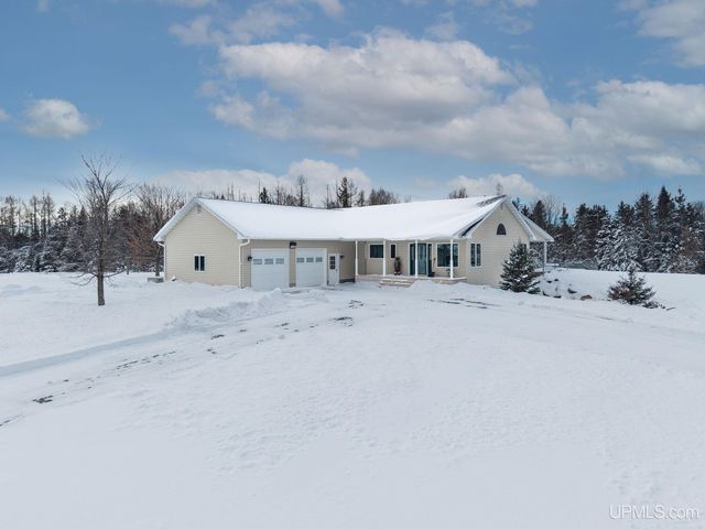 N4579 M67 Highway, Chatham, MI 49816