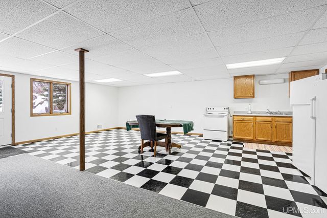 N4579 M67 Highway, Chatham, MI 49816