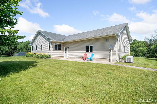 N4579 M67 Highway, Chatham, MI 49816