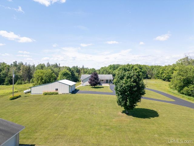 N4579 M67 Highway, Chatham, MI 49816