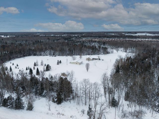 N4579 M67 Highway, Chatham, MI 49816