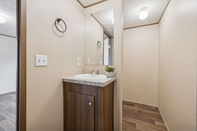 108 Lyell Rd, Hohenwald, TN 38462