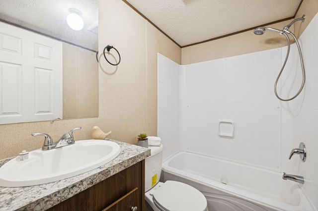 108 Lyell Rd, Hohenwald, TN 38462