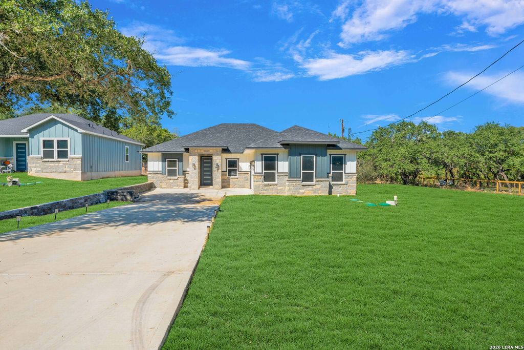 1363 Canyon Edge, Canyon Lake, TX 78133