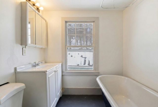 10 Chance Pond Road, Franklin, NH 03235