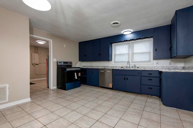 4982 S Douglas Drive, Republic, MO 65738