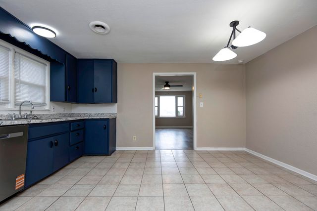 4982 S Douglas Drive, Republic, MO 65738